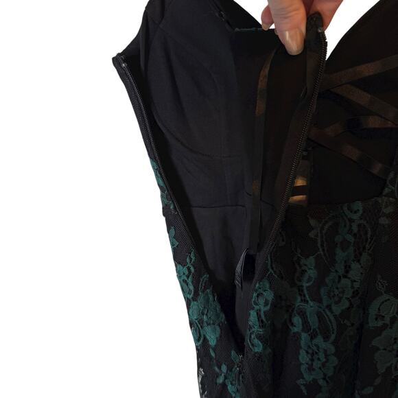 bebe Lace Dress Romper Emerald Black NEW "Cooper" size 00 - Picture 6 of 9